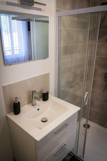 Appartement L'Albatros 007 - Hypercentre * Cosy * Wifi à Saint-Quentin  Extérieur photo